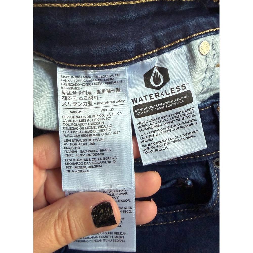 Levis 711 Skinny Jeans Womens 32 Dark Wash Blue Denim Mid Rise Stretch WaterLess - Picture 3 of 10